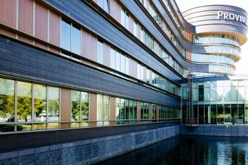 zijkant van het provinciehuis