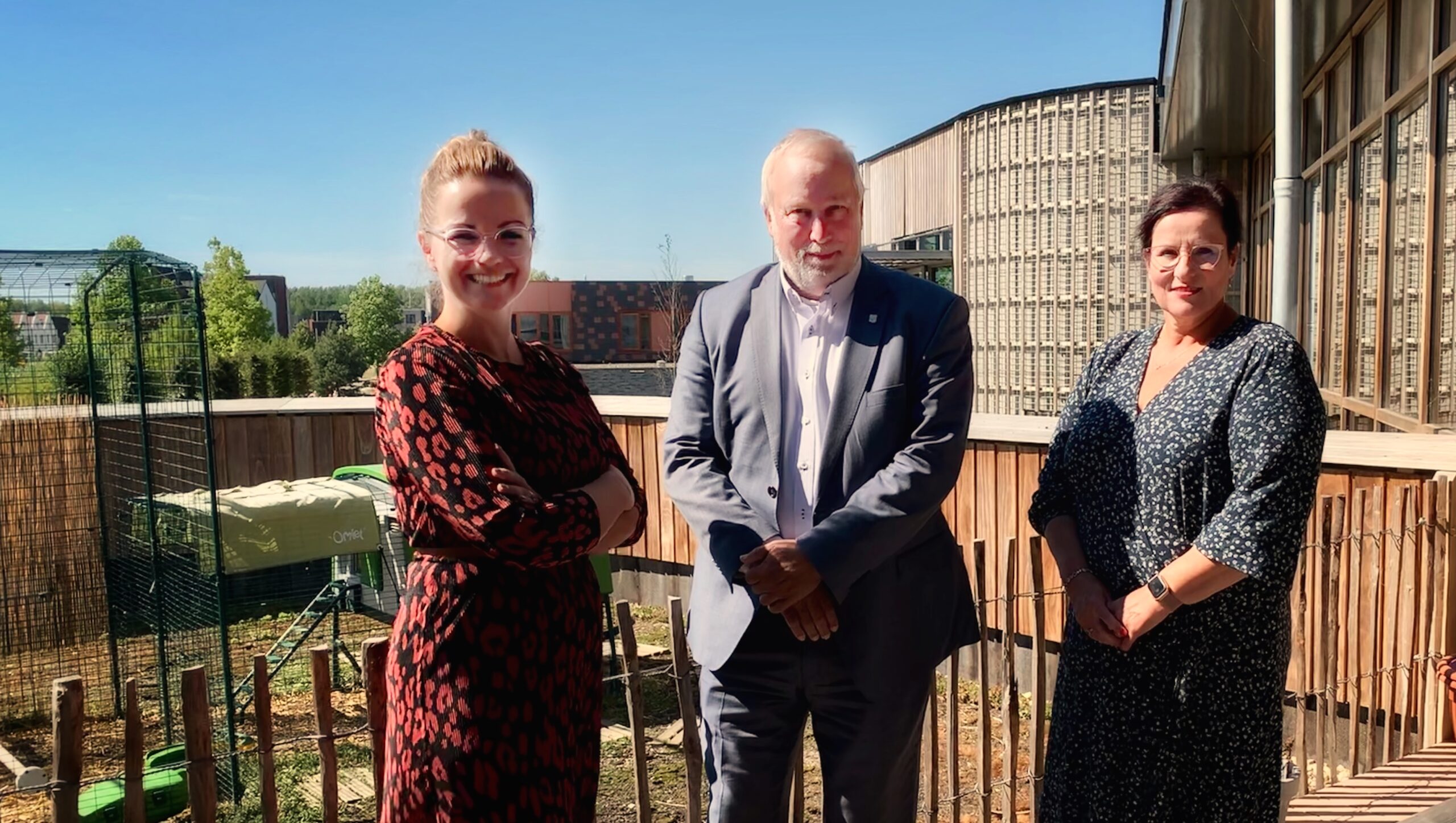 Foto van directeur Paula van Kuijk van de Verwondering, Jop Fackeldey en Ingrid Kloosterman van de Energy Challenges